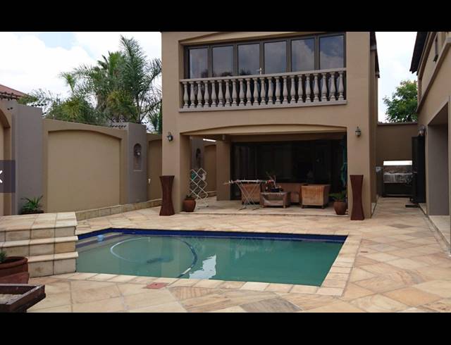 4 BEDROOM HOUSE FOR SALE IN DOWERGLEN EXT 4
